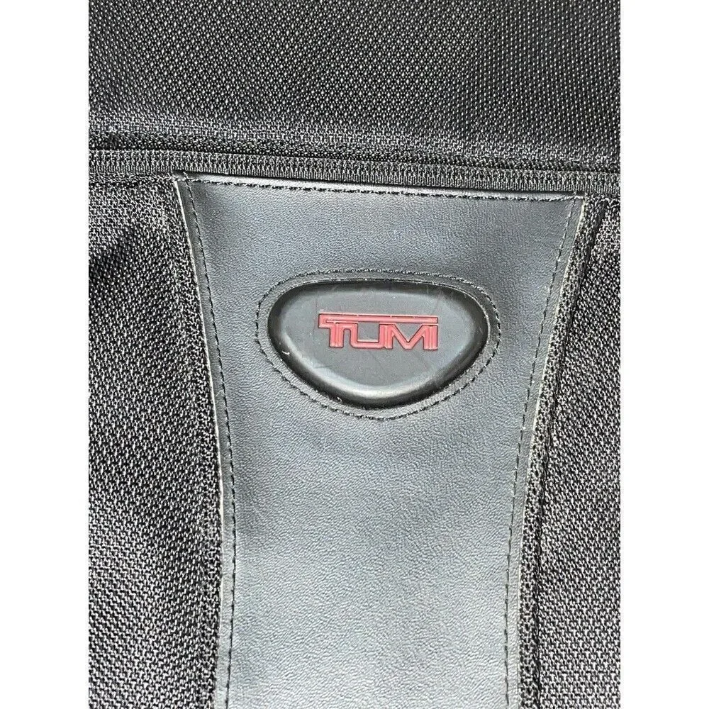 TUMI BLACK NYLON BACKPACK SHOULDER MESSENGER BAG 589C Computer padded